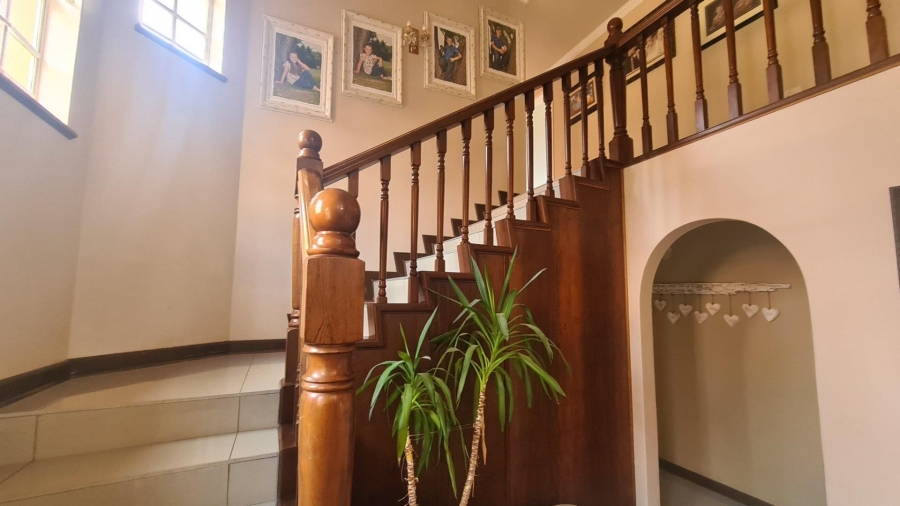 5 Bedroom Property for Sale in Wilgeboom A H North West